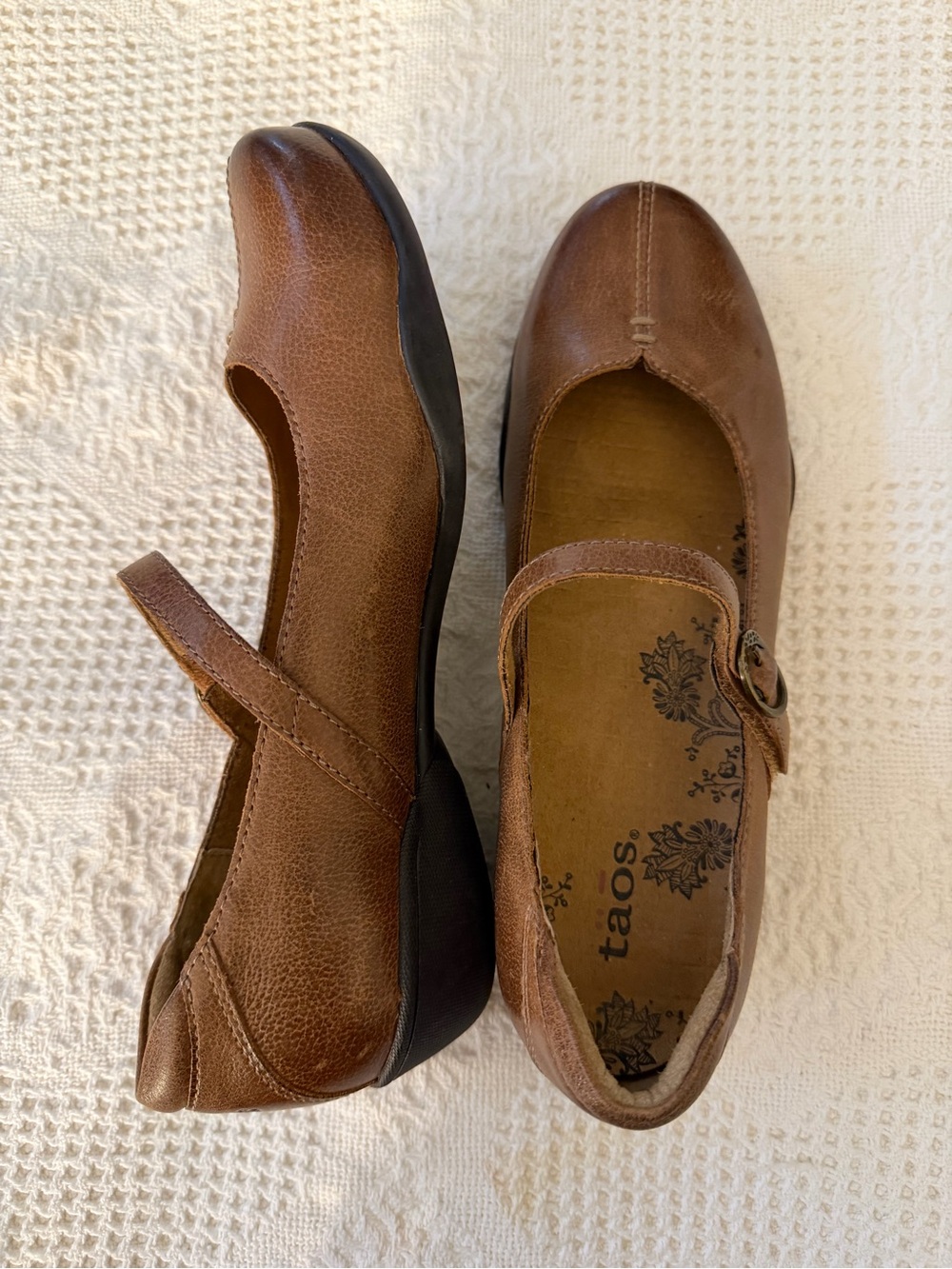 Taos Footwear Brown Leather Mary Jane Flats with Strap